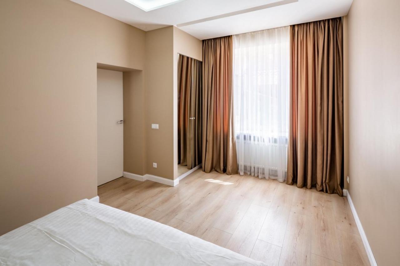 Балабана 6 Apartment Lviv Ngoại thất bức ảnh